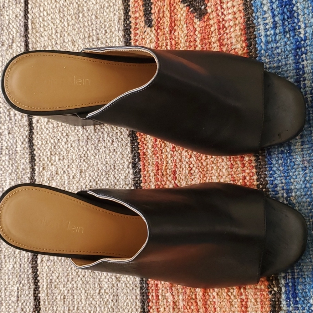 Calvin Klein Black Leather Cicelle Peep-Toe Mules sz 9.5